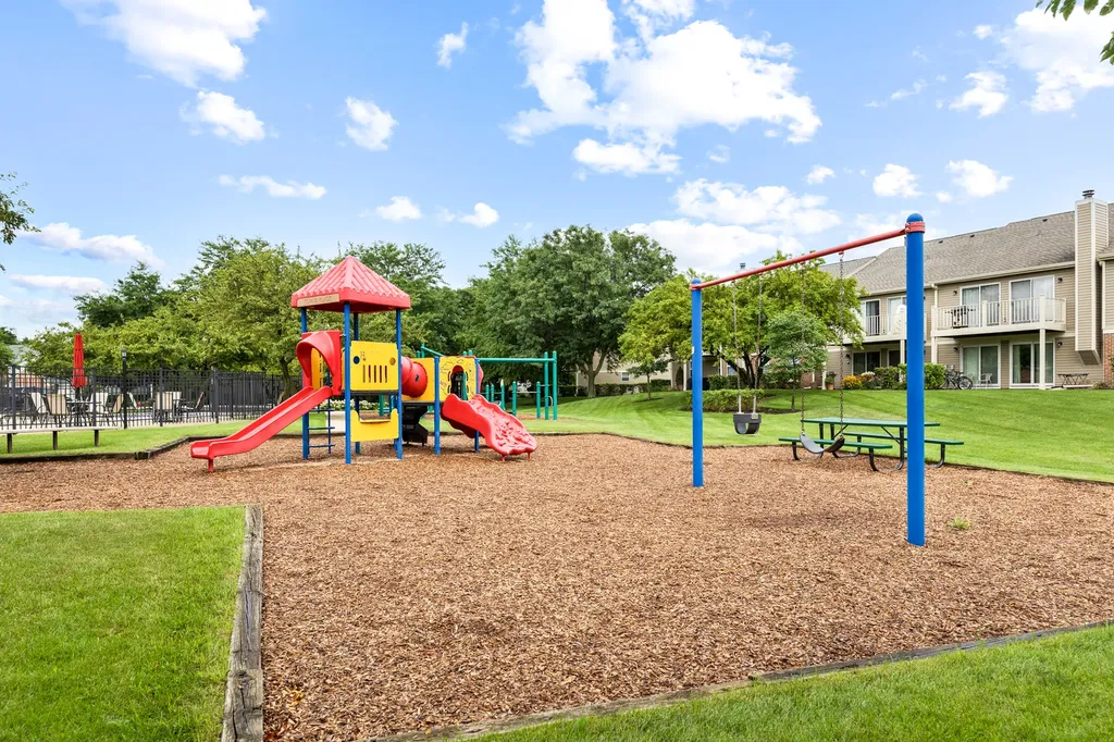 75 Larch Court Schaumburg IL 60193