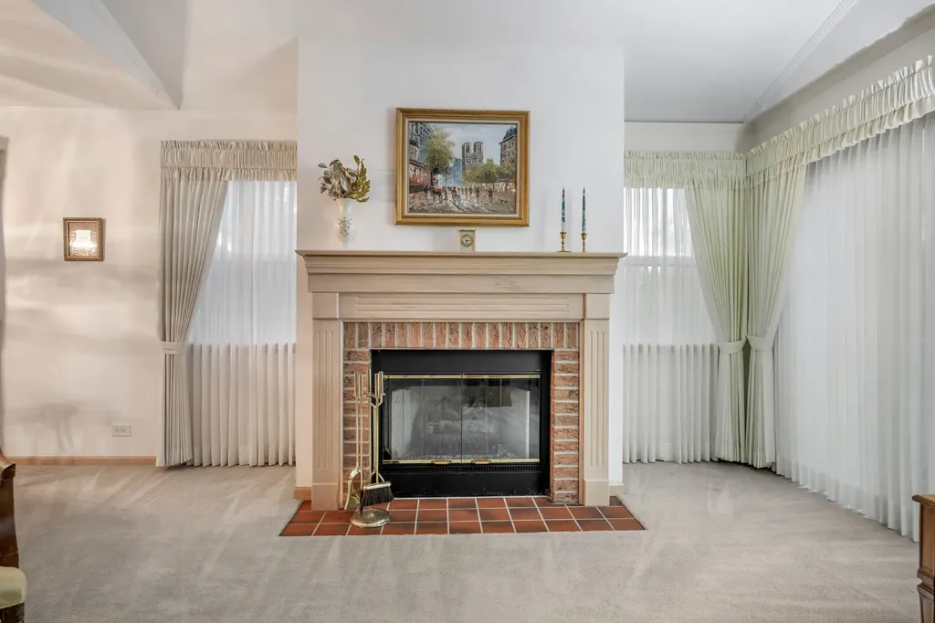 75 Larch Court Schaumburg IL 60193