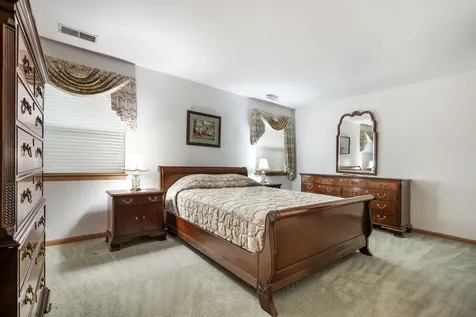 75 Larch Court Schaumburg IL 60193