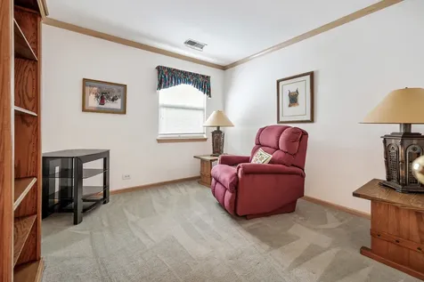 75 Larch Court Schaumburg IL 60193