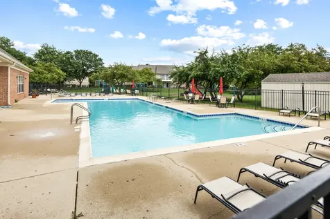 75 Larch Court Schaumburg IL 60193
