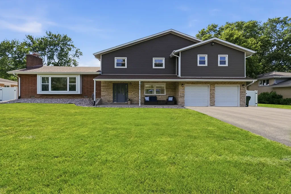 14226 South Chickasaw Trail Homer Glen IL 60491