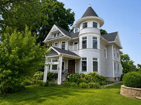 642 West Stephenson Street Freeport IL 61032
