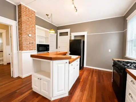 642 West Stephenson Street Freeport IL 61032