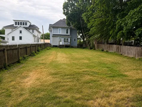 642 West Stephenson Street Freeport IL 61032