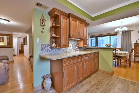 9176 South Road Palos Hills IL 60465