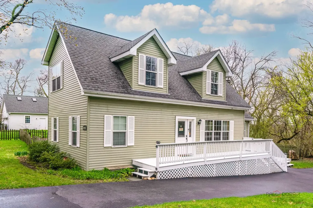 40431 North Fairview Street Antioch IL 60002