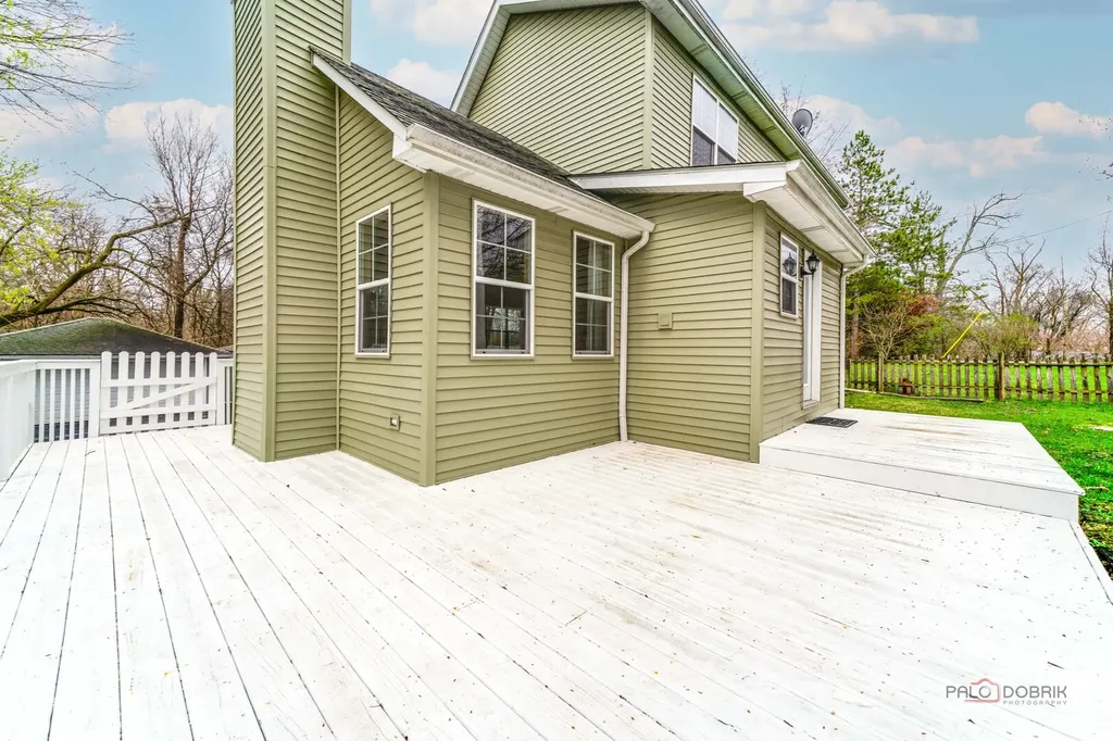 40431 North Fairview Street Antioch IL 60002