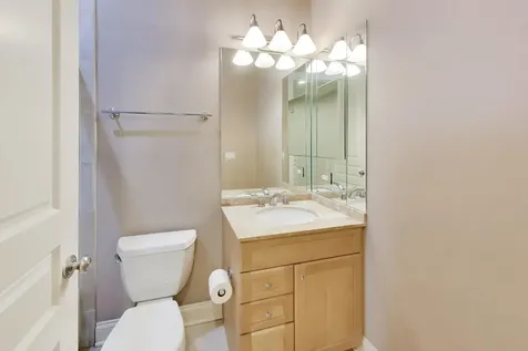 995 Old Elm Place Glencoe IL 60022