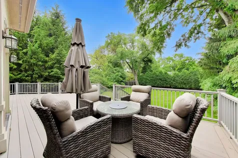 995 Old Elm Place Glencoe IL 60022