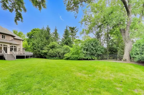 995 Old Elm Place Glencoe IL 60022