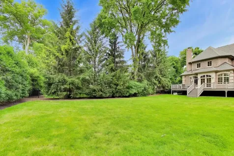995 Old Elm Place Glencoe IL 60022
