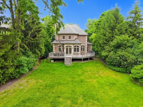 995 Old Elm Place Glencoe IL 60022