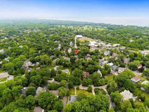 995 Old Elm Place Glencoe IL 60022
