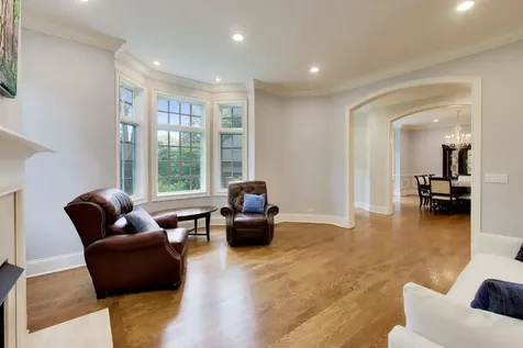 995 Old Elm Place Glencoe IL 60022