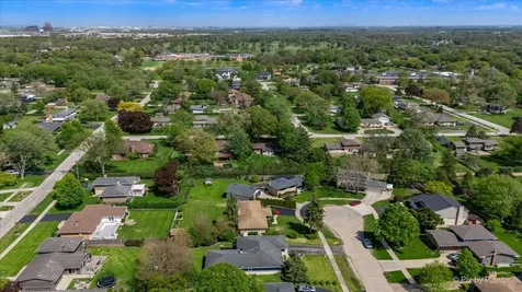 662 Orchard Court Roselle IL 60172