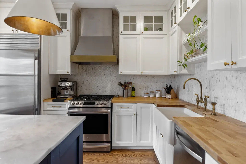 2241 West Foster Avenue Chicago IL 60625