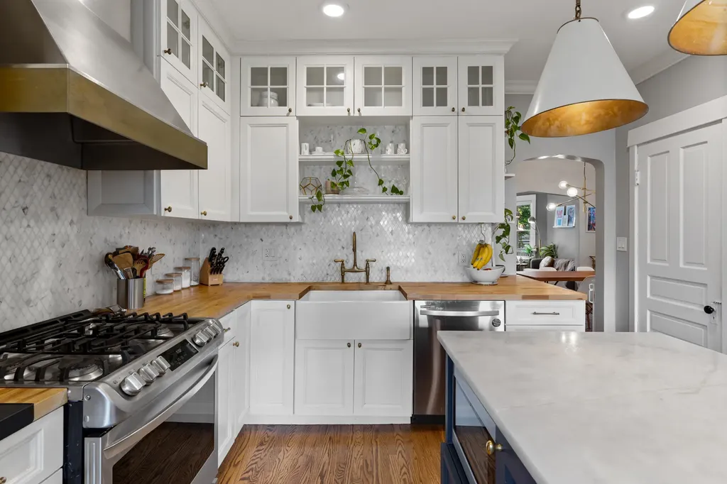2241 West Foster Avenue Chicago IL 60625