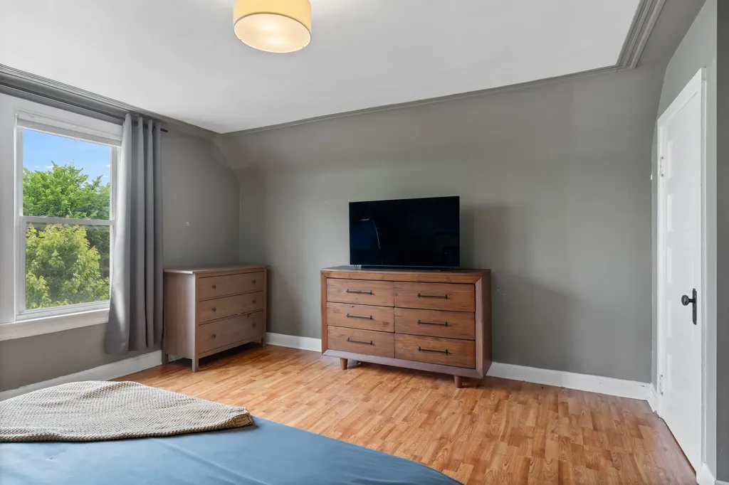 2241 West Foster Avenue Chicago IL 60625