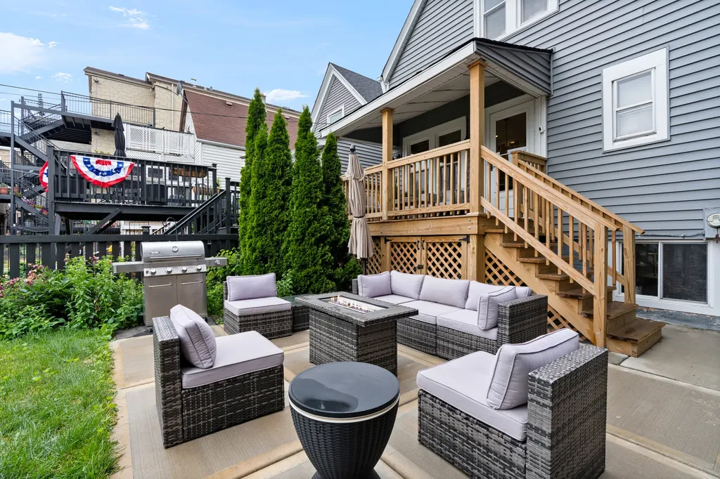 2241 West Foster Avenue Chicago IL 60625