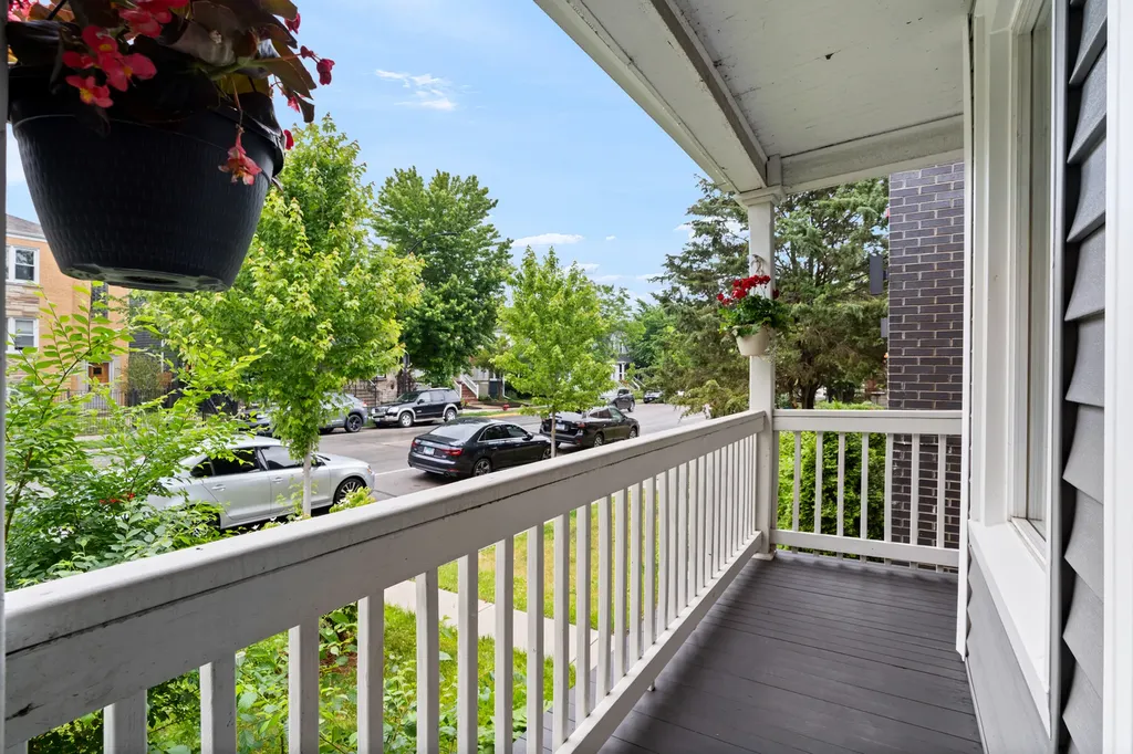 2241 West Foster Avenue Chicago IL 60625