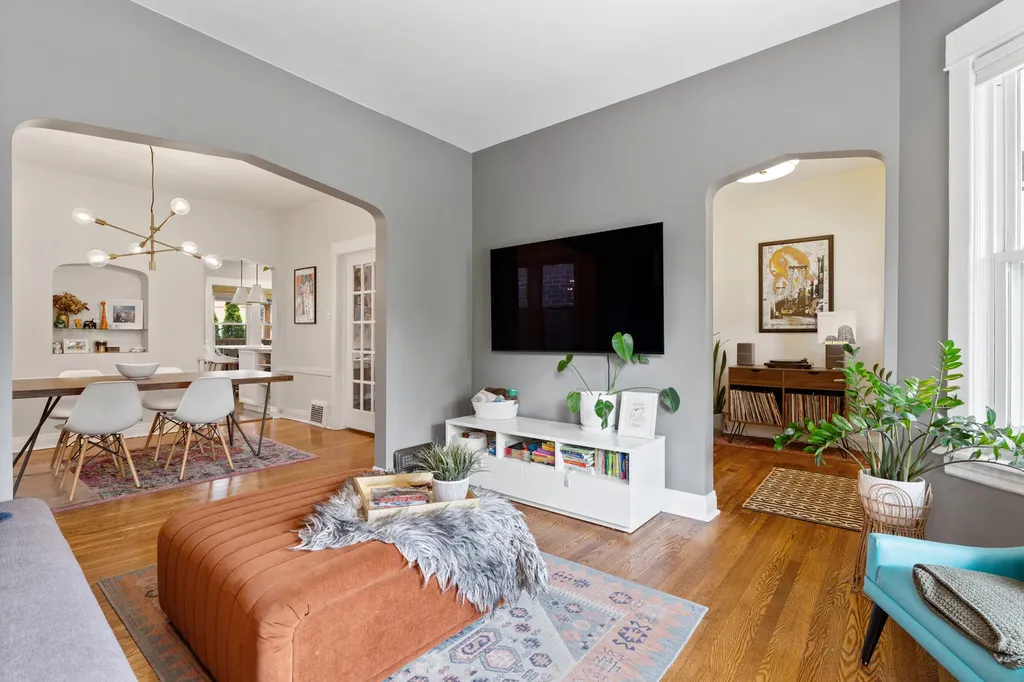 2241 West Foster Avenue Chicago IL 60625