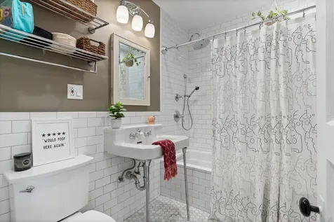 2241 West Foster Avenue Chicago IL 60625