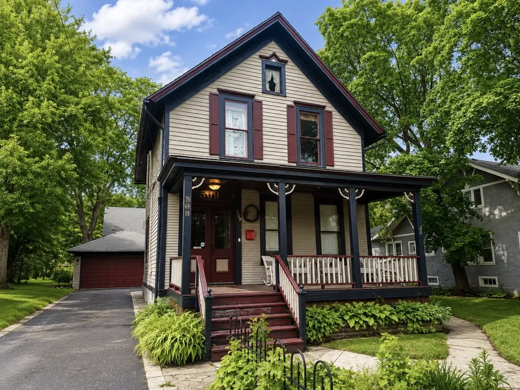 509 North Spring Street Elgin IL 60120