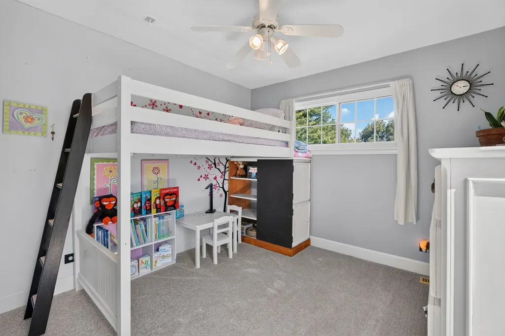 2067 Stephen Street Aurora IL 60502