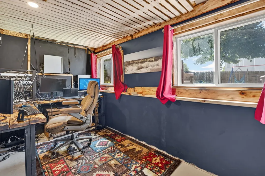 2067 Stephen Street Aurora IL 60502