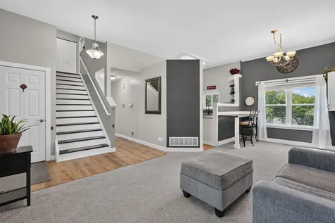 2067 Stephen Street Aurora IL 60502