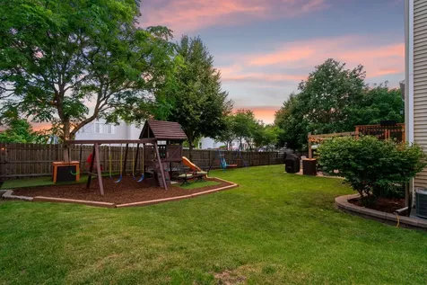 2067 Stephen Street Aurora IL 60502