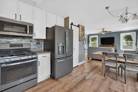 2067 Stephen Street Aurora IL 60502