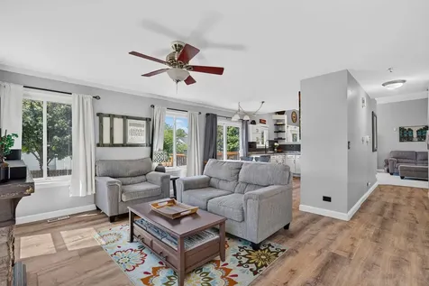 2067 Stephen Street Aurora IL 60502