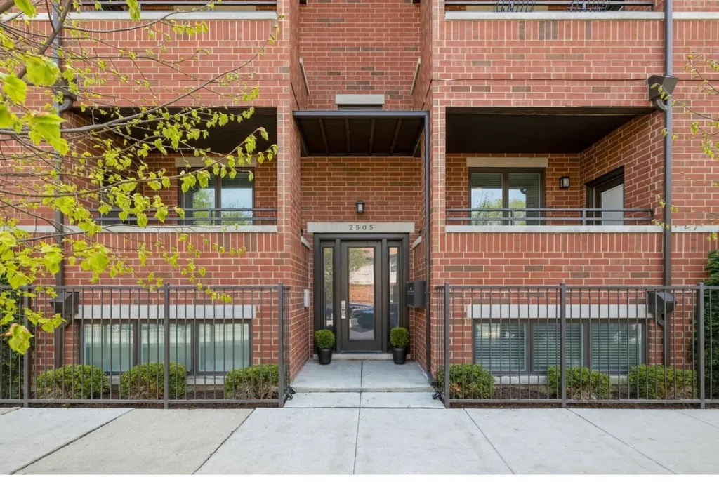 2505 West Potomac Avenue Chicago IL 60622