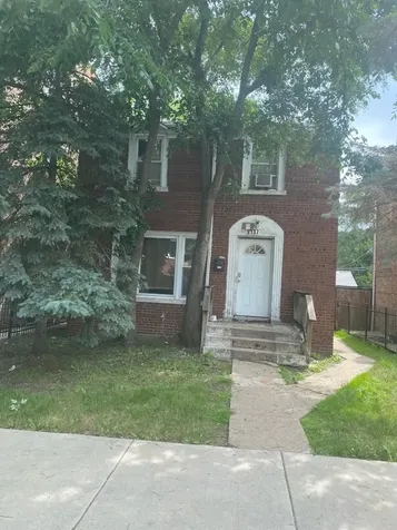 9137 South Essex Avenue Chicago IL 60617