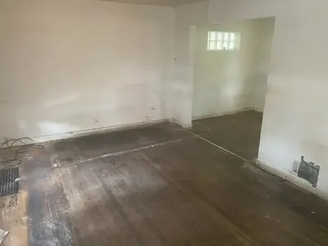 9137 South Essex Avenue Chicago IL 60617