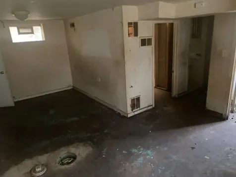 9137 South Essex Avenue Chicago IL 60617