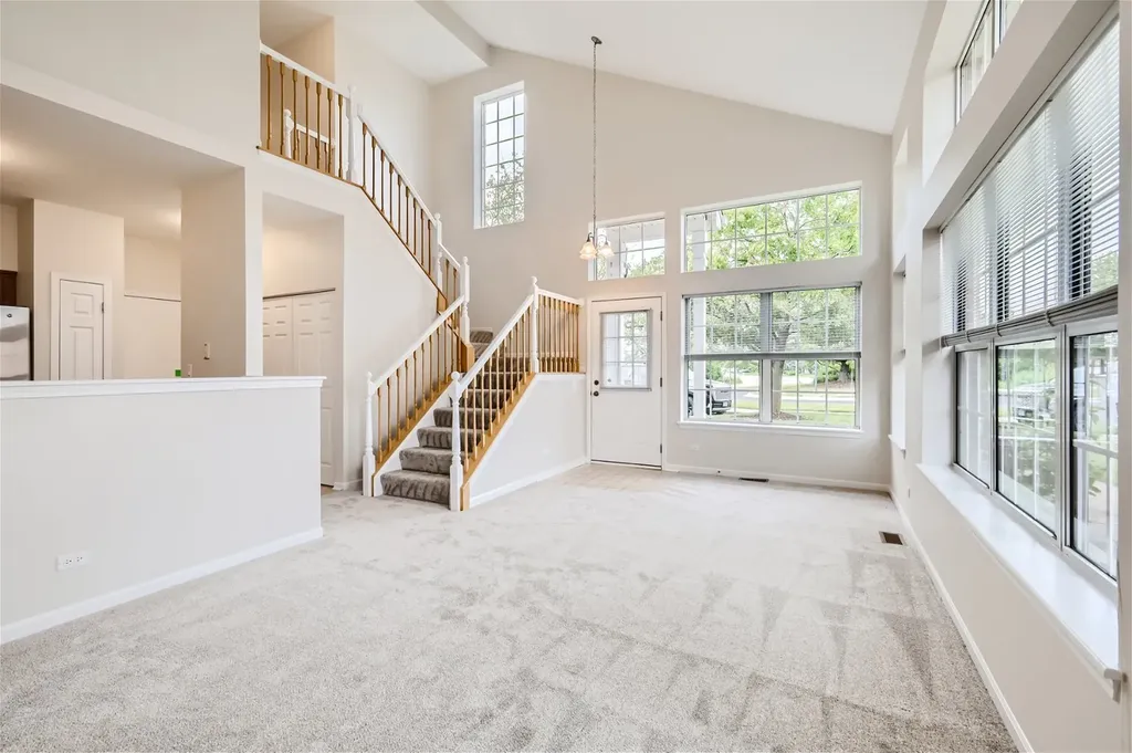 1 Charlotte Circle Elmhurst IL 60126
