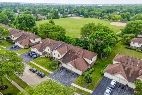 823 East Coach Road Palatine IL 60074