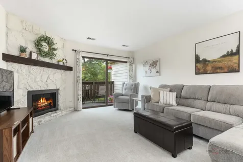 823 East Coach Road Palatine IL 60074