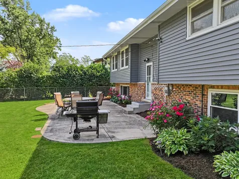 449 South Bennett Avenue Palatine IL 60067