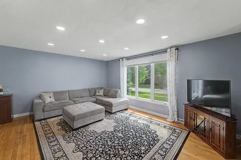 449 South Bennett Avenue Palatine IL 60067