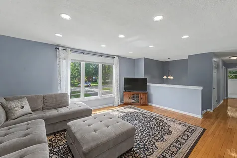 449 South Bennett Avenue Palatine IL 60067