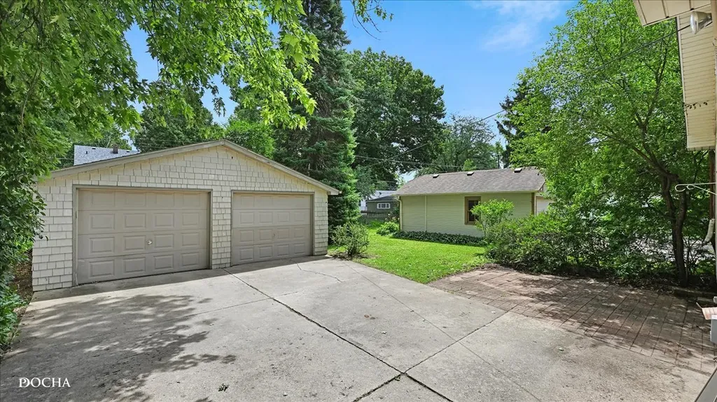 144 South Commonwealth Avenue Aurora IL 60506