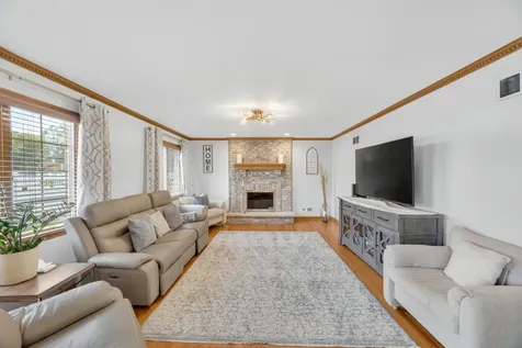 5636 9TH Avenue Countryside IL 60525
