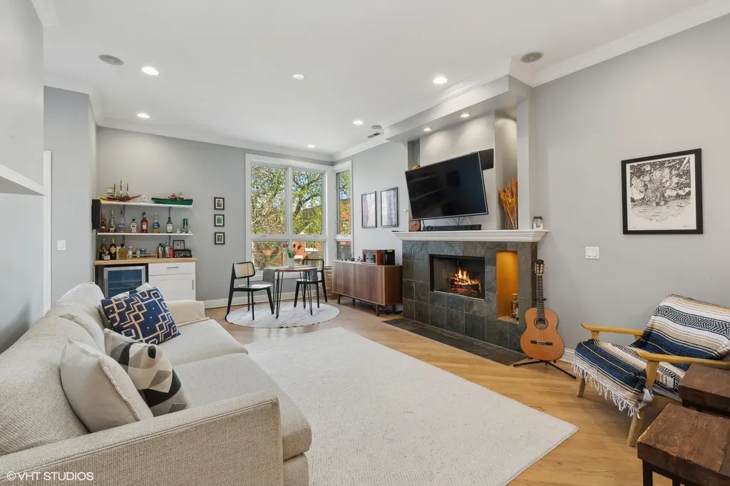 2651 West Haddon Avenue Chicago IL 60622