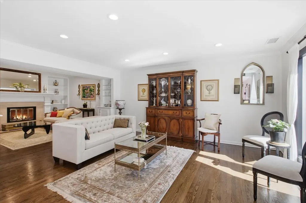 1608 North St Michaels Court Chicago IL 60614
