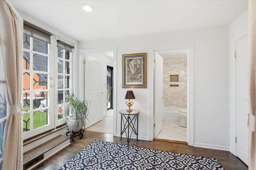 1608 North St Michaels Court Chicago IL 60614