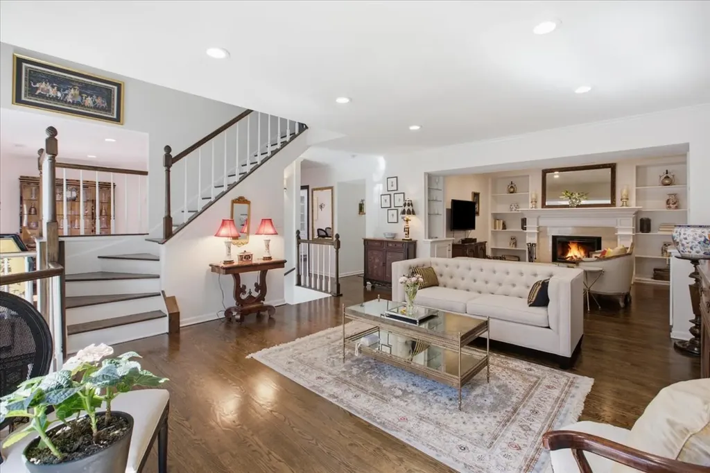 1608 North St Michaels Court Chicago IL 60614